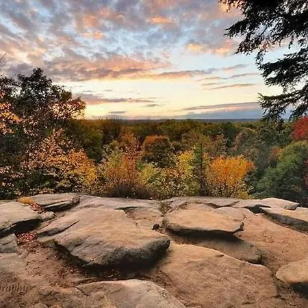 Central Falls Hideaway Cuyahoga Falls Esterno foto